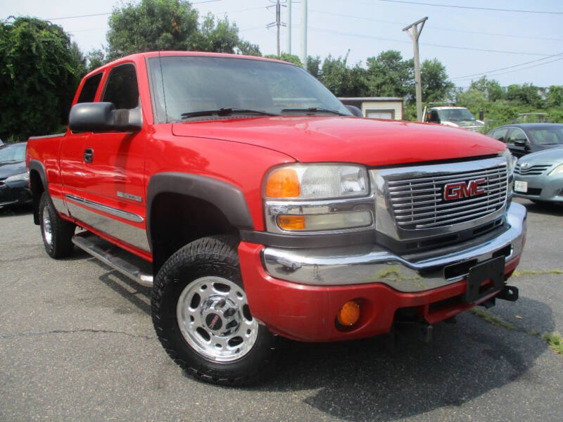 2005 GMC Sierra 2500HD for sale at Unlimited Auto Sales Inc. in Mount Sinai NY