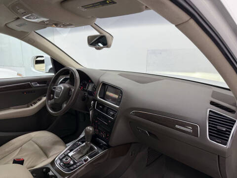 2011 Audi Q5 2.0T quattro Premium Plus
