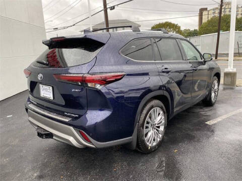 2025 Toyota Highlander Hybrid Platinum