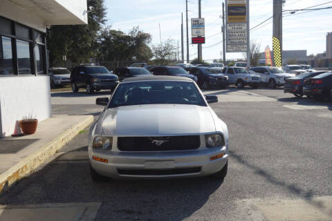 2005 Ford Mustang V6 Deluxe
