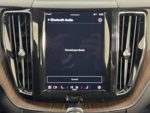 2022 Volvo XC60 Recharge T8 Inscription Expression