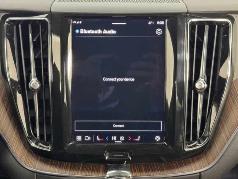 2022 Volvo XC60 Recharge T8 Inscription Expression