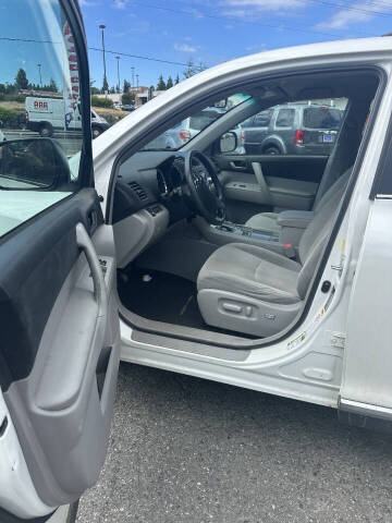2011 Toyota Highlander SE