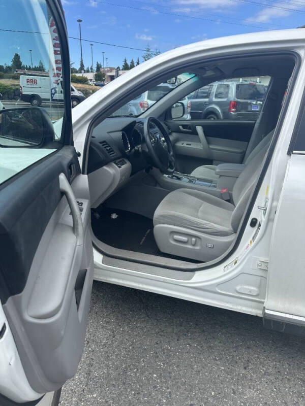 2011 Toyota Highlander SE