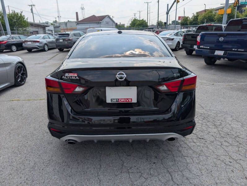 2022 Nissan Altima 2.5 SR