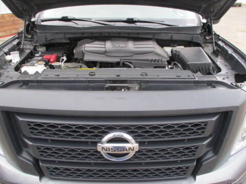 2023 Nissan Titan SV