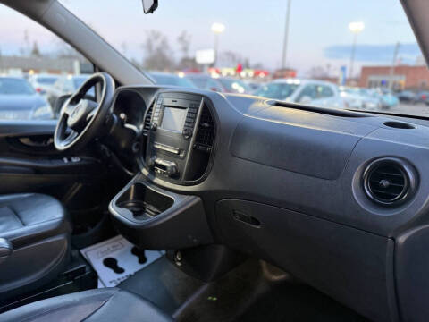 2016 Mercedes-Benz Metris Passenger