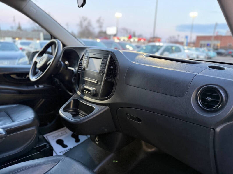 2016 Mercedes-Benz Metris Passenger