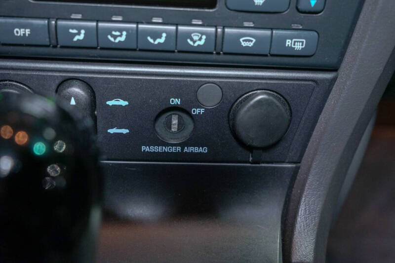 2002 Ford Thunderbird Deluxe
