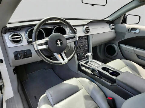 2009 Ford Mustang V6 Deluxe
