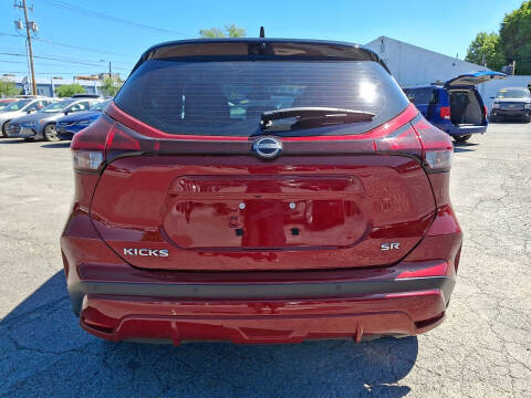 2023 Nissan Kicks SR