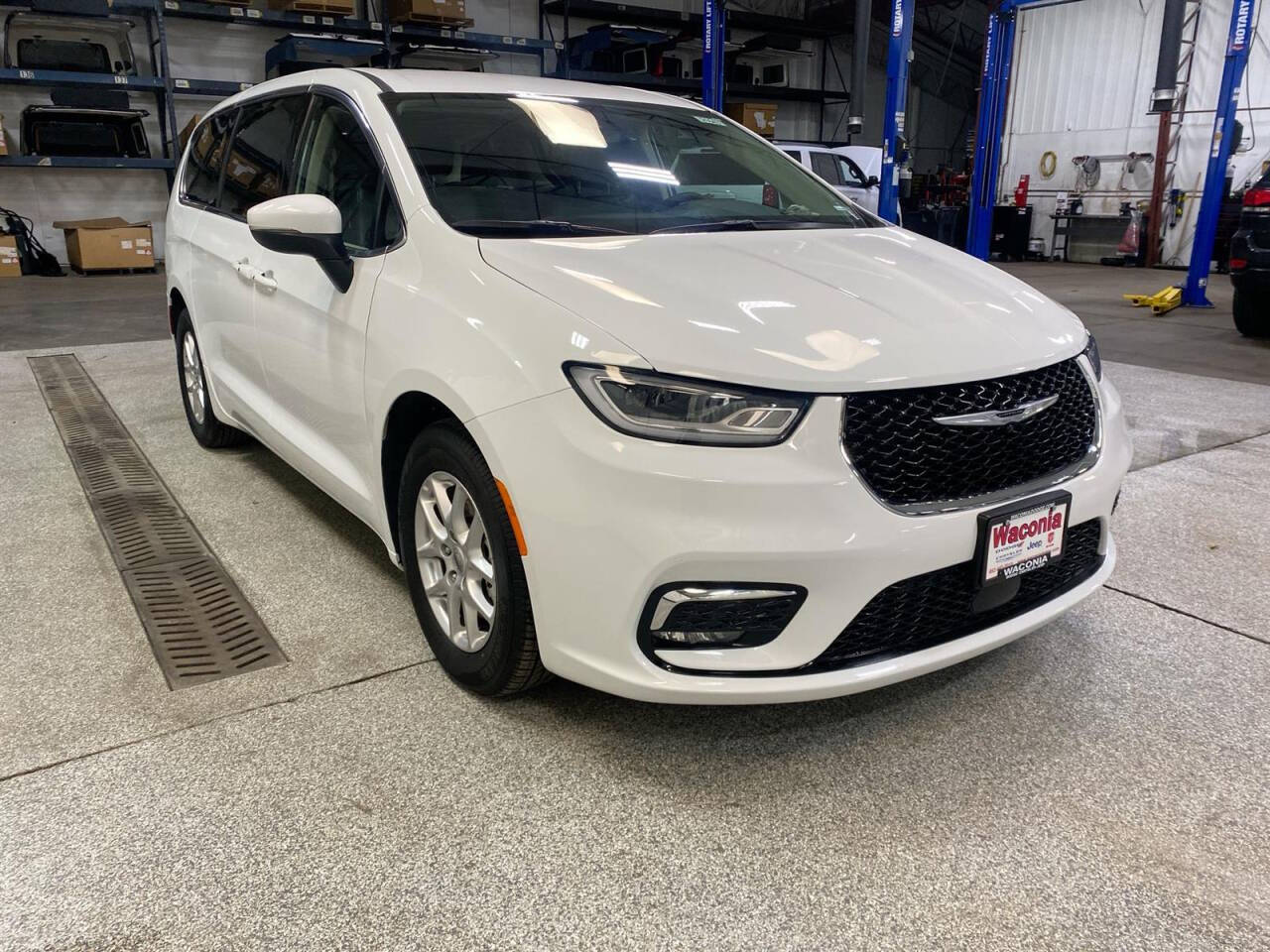 2023 Chrysler Pacifica for sale at Victoria Auto Sales in Victoria, MN