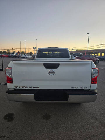 2017 Nissan Titan SV