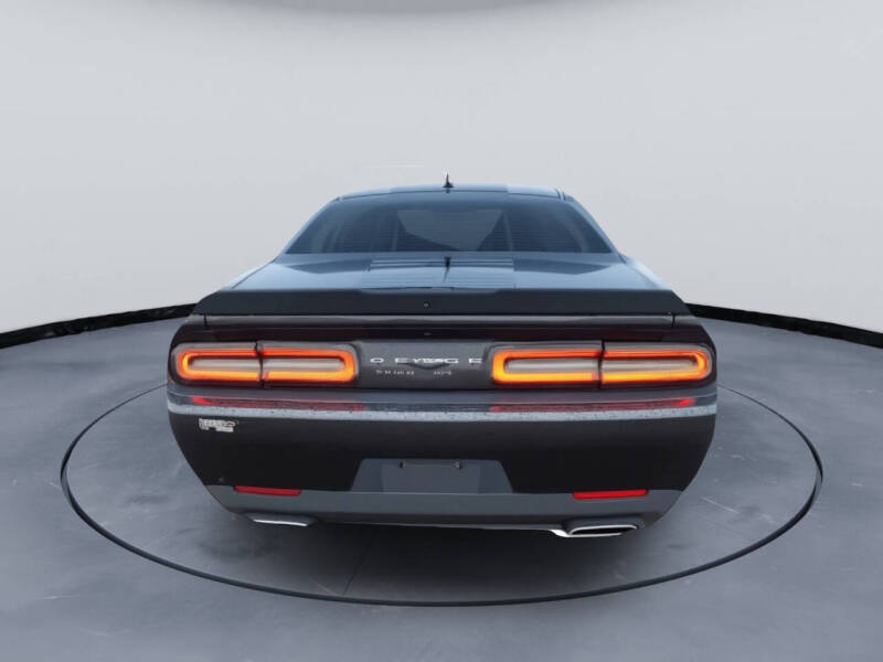 2017 Dodge Challenger SXT Plus