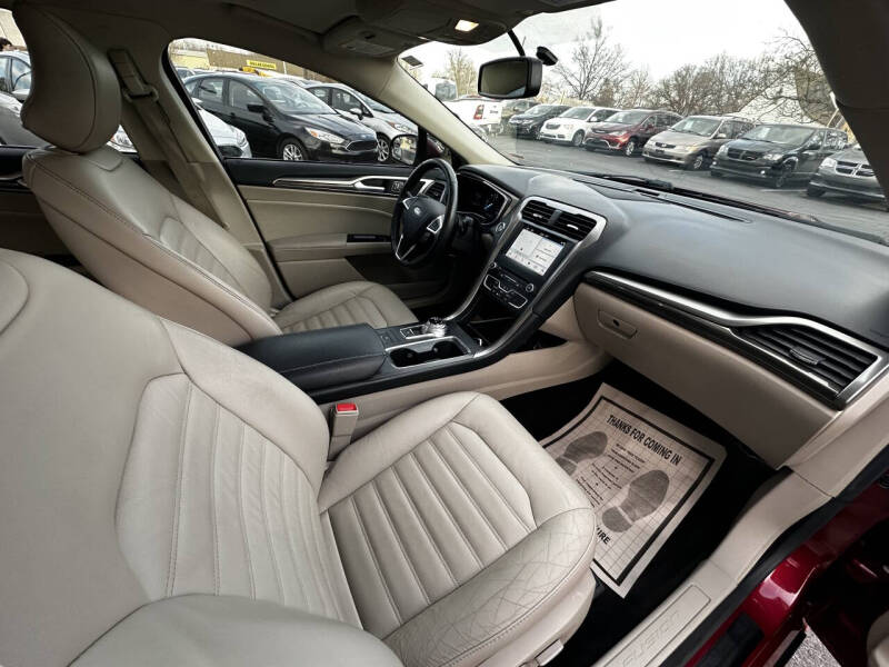 2017 Ford Fusion Hybrid SE