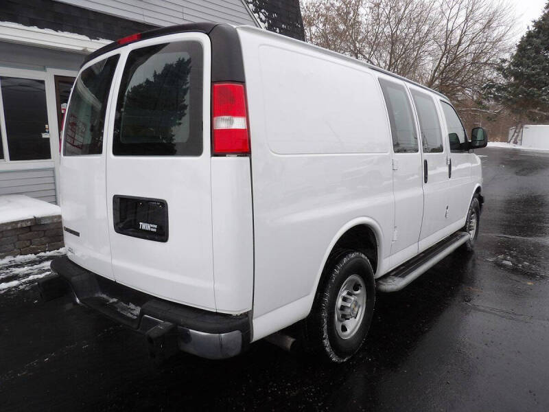 2023 Chevrolet Express 2500