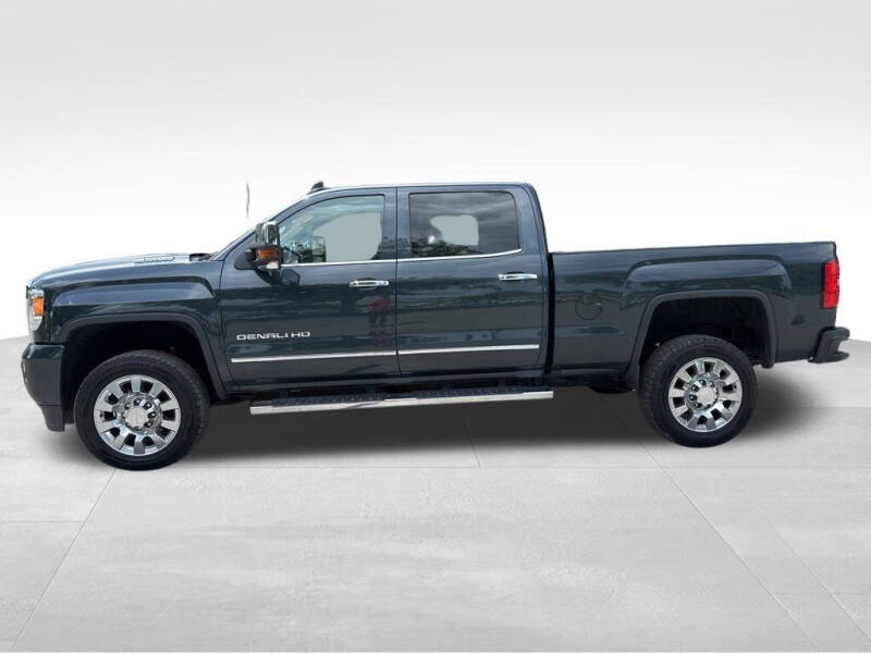 Used 2018 GMC Sierra 2500 Denali HD Denali with VIN 1GT12UEY4JF250683 for sale in Maysville, KY