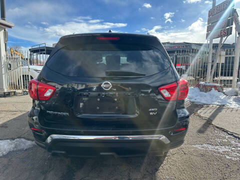 2018 Nissan Pathfinder SV