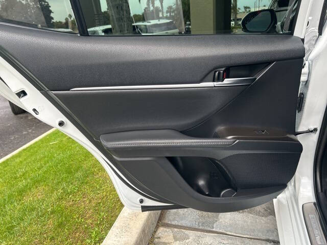 2023 Toyota Camry Hybrid XLE