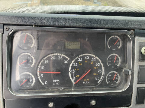 2003 Freightliner FL60