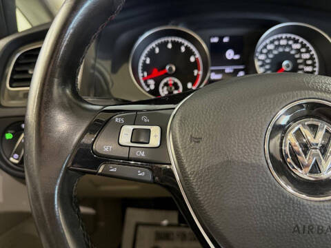 2018 Volkswagen Golf TSI SE