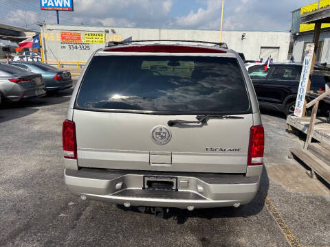 2004 Cadillac Escalade