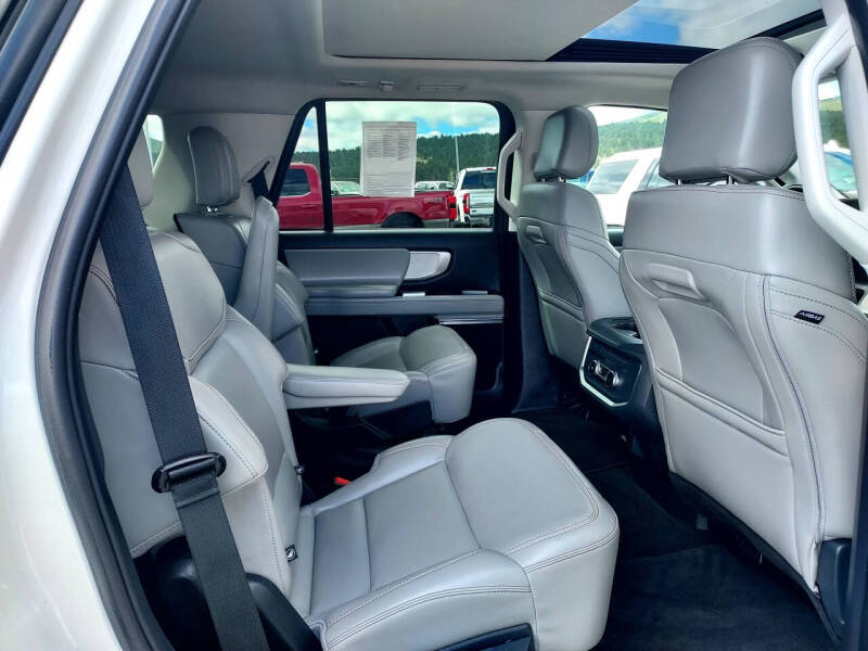 2025 Ford Expedition Active