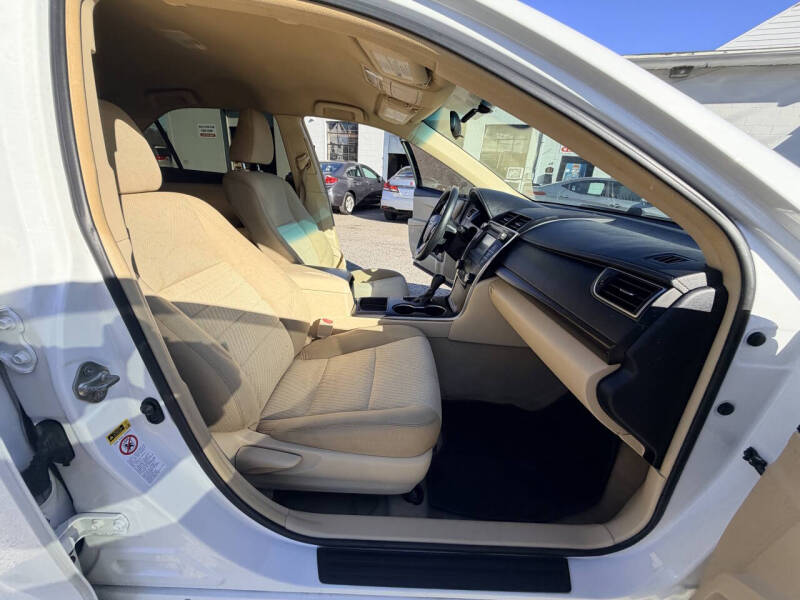 2017 Toyota Camry LE