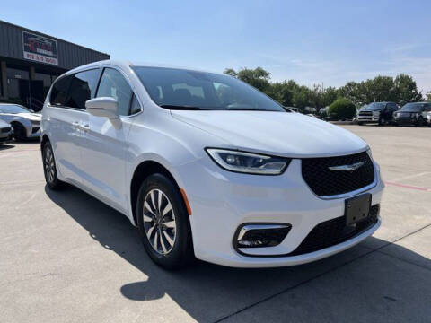 2022 Chrysler Pacifica Hybrid for sale at KIAN MOTORS INC in Plano TX