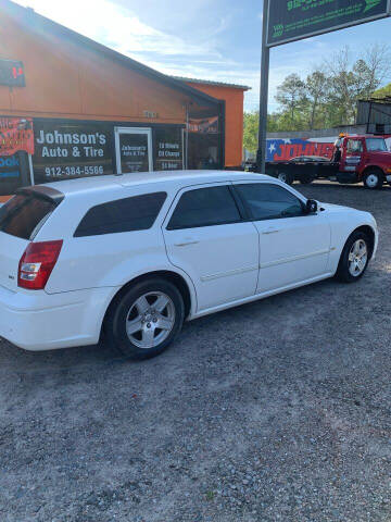 2006 Dodge Magnum for sale at Johnson's Auto Sales in Douglas GA