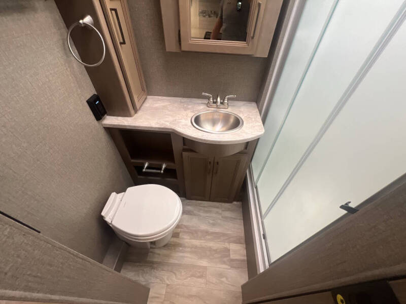 2021 Thor Motor Coach Hurricane