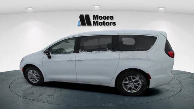 2026 Chrysler Voyager LX