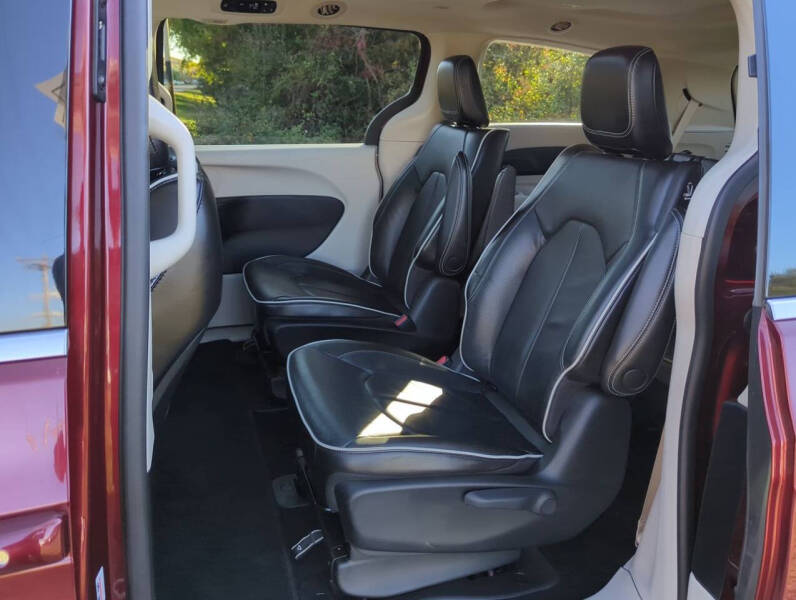 2023 Chrysler Pacifica Plug-In Hybrid Limited