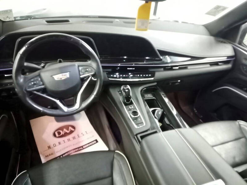 2023 Cadillac Escalade Sport