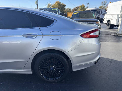 2016 Ford Fusion SE