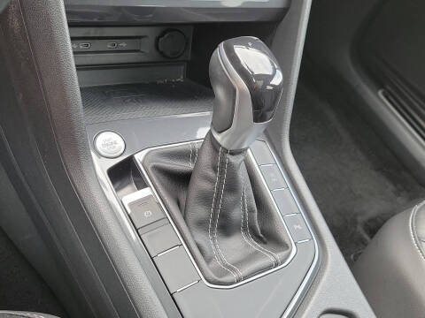 2022 Volkswagen Tiguan SE R-Line Black