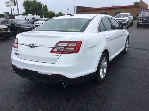 2017 Ford Taurus SE