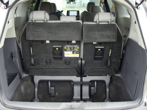 2021 Toyota Sienna LE 8-Passenger