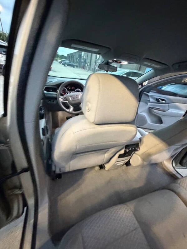 2017 GMC Acadia SLE-1