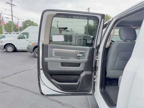 2017 RAM 1500 SLT