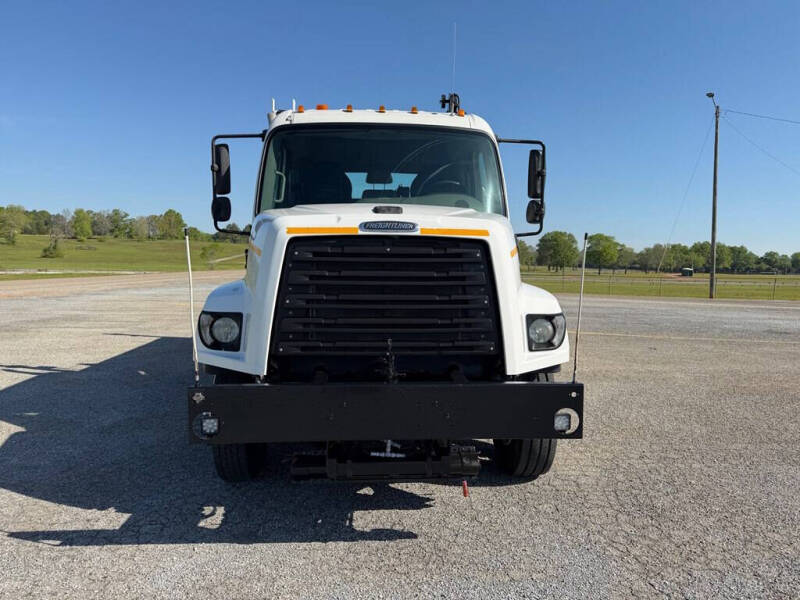 2014 Freightliner 108 SD