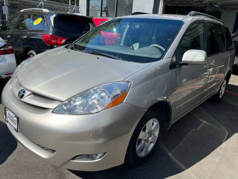 2007 Toyota Sienna for sale at DEALS ON WHEELS in Newark NJ