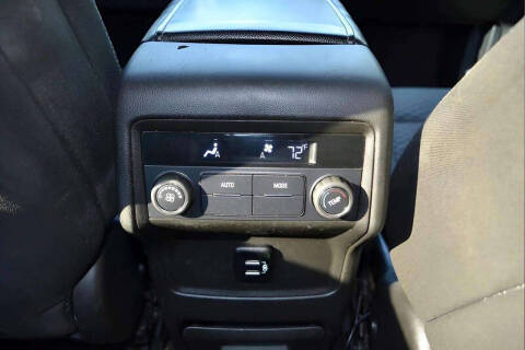 2017 GMC Acadia SLE-2