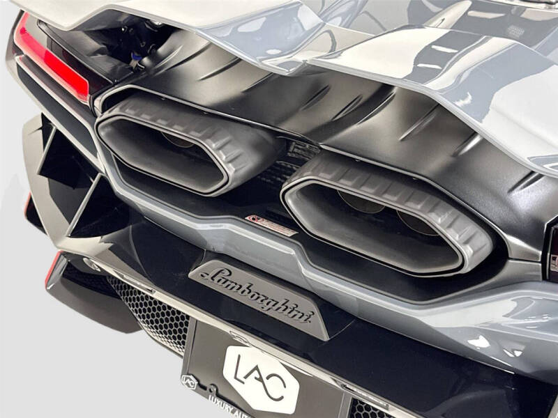 2025 Lamborghini Revuelto