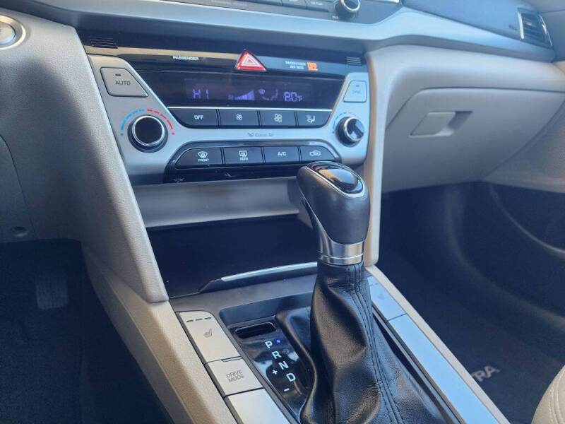 2017 Hyundai Elantra