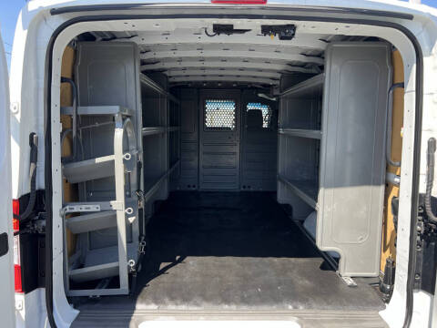 2018 Nissan NV 1500 SV