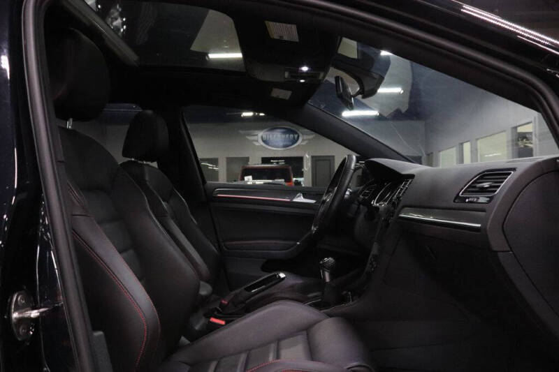 2019 Volkswagen Golf GTI S