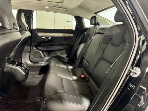 2023 Volvo S90 B6 Plus