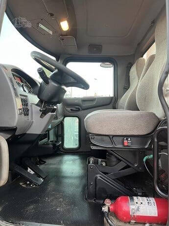 2016 Peterbilt 337