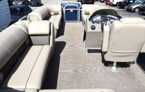 2020 Sun Tracker PANTOON BOAT